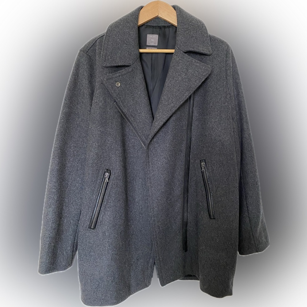 GAP Gray Wool Blend Winter Coat with Moto details. XL and LIKE NEW.